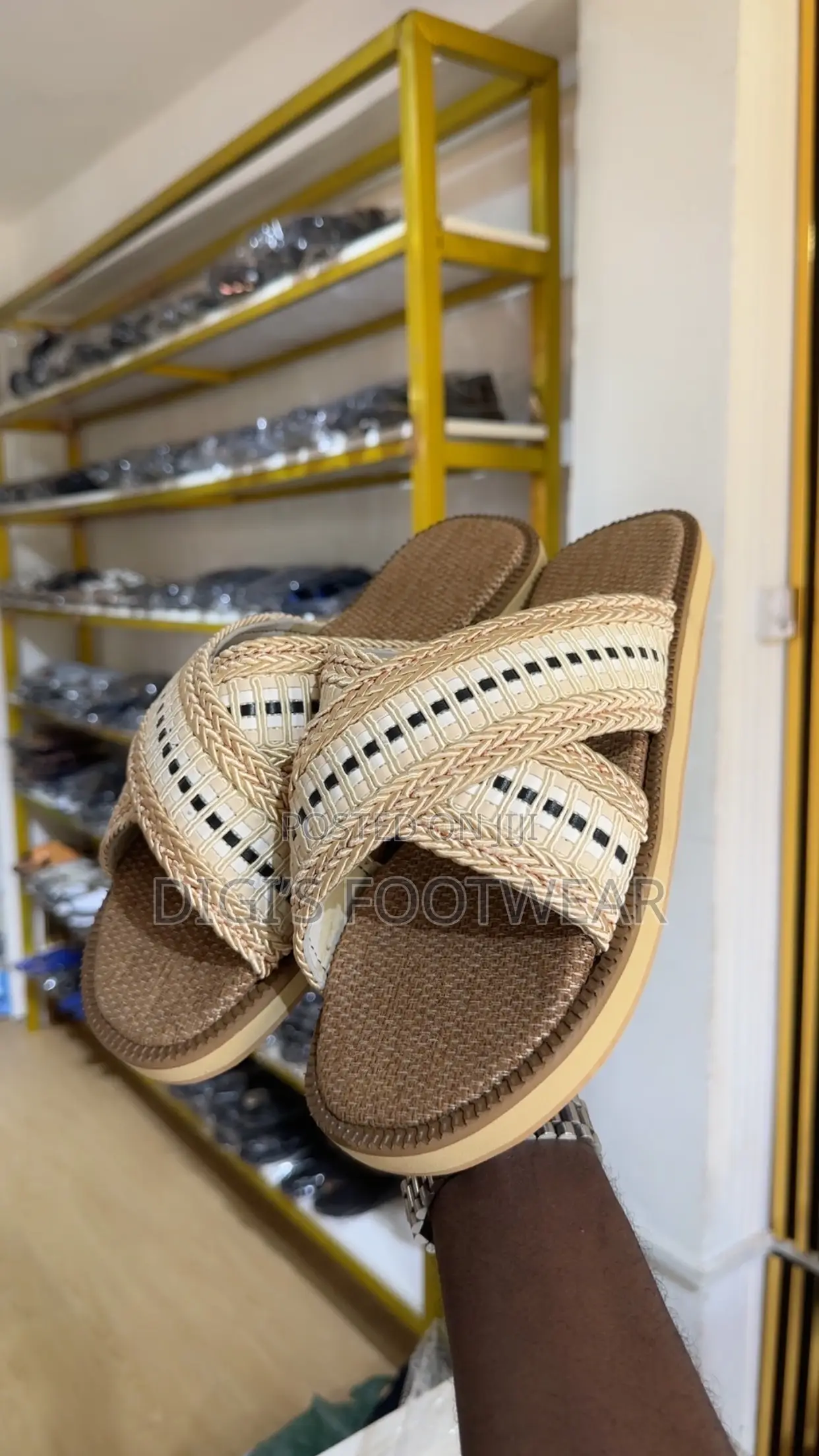 Light Brown and Cream Threaded High-End Slipper