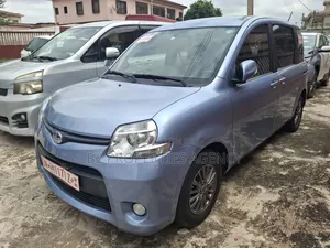 Toyota Sienta 1.5 FWD 2014 Blue
