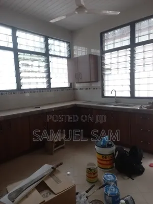 7bdrm House in Tema Community 12 for rent