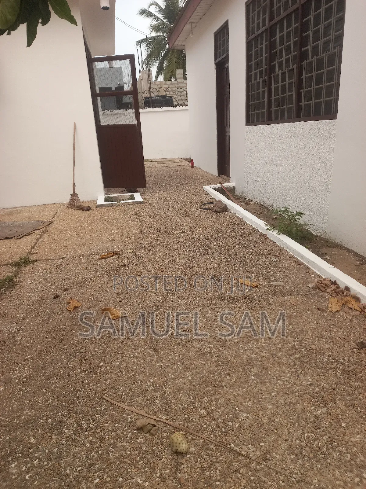 7bdrm House in Tema Community 12 for rent