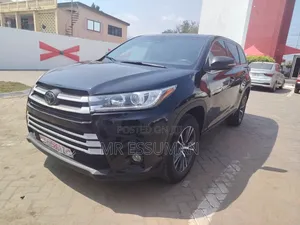 Toyota Highlander LE 4x2 (2.7L 4cyl 6A) 2018 Black