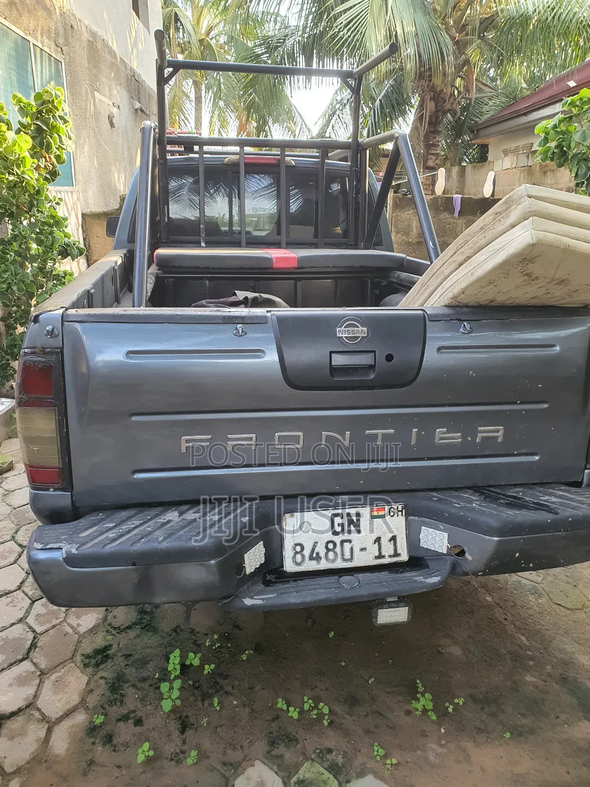 Nissan Frontier 1999 Gray