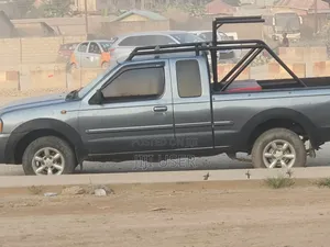 Nissan Frontier 1999 Gray