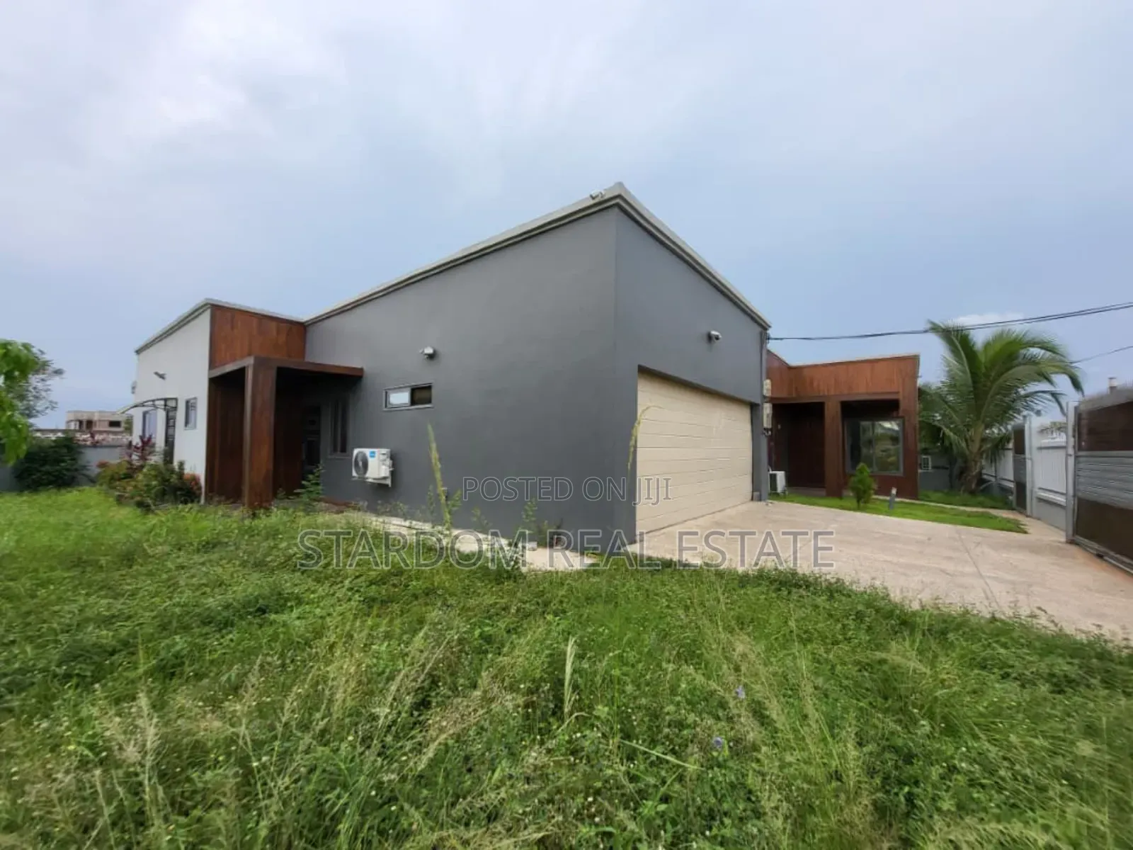 4bdrm Bungalow in Obeyeyie, Amasaman for rent