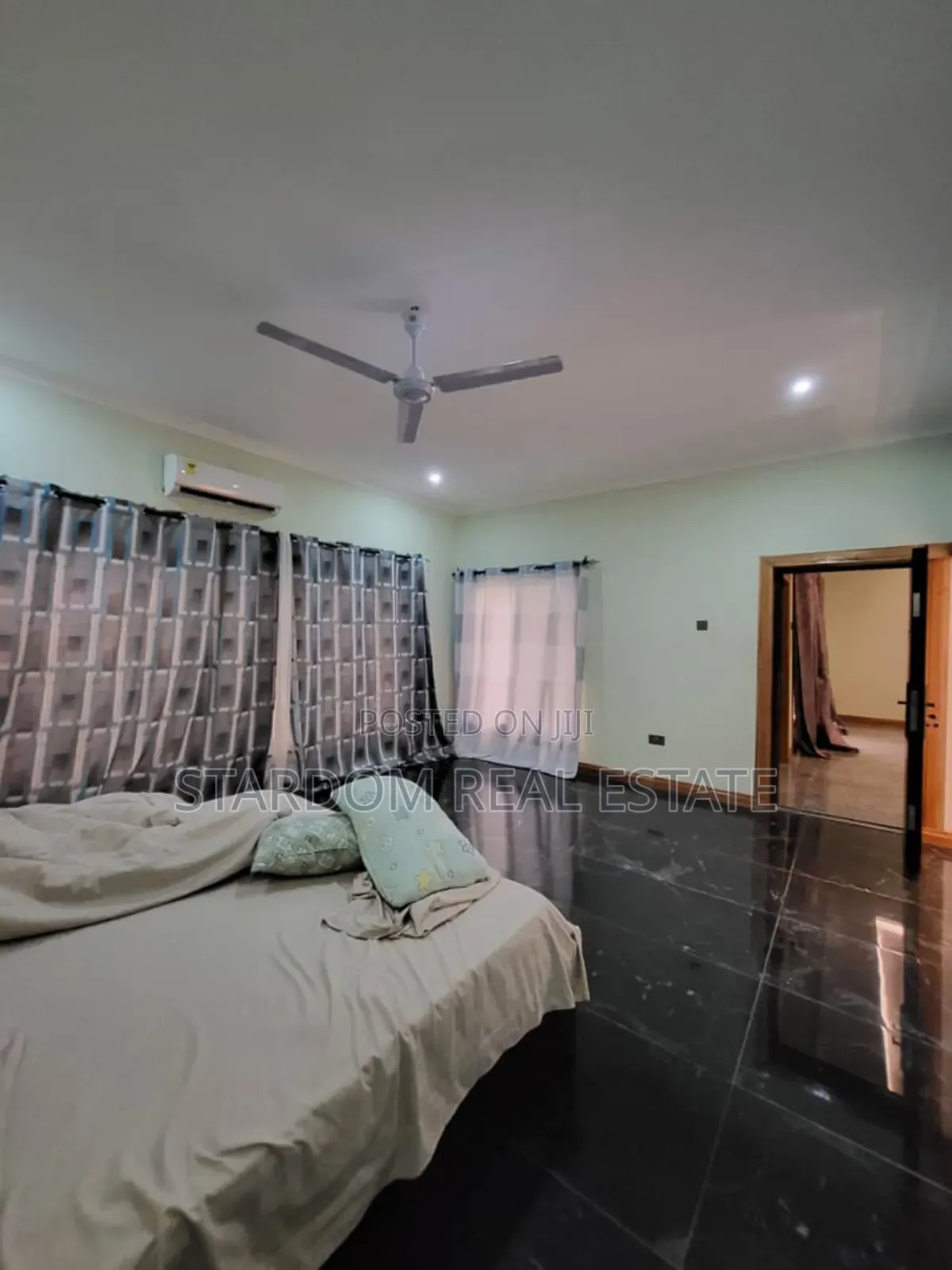 4bdrm Bungalow in Obeyeyie, Amasaman for rent