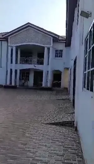 16 Bedroom Private Hospital / Can Be Converted Into School for Sale
