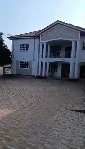 16 Bedroom Private Hospital / Can Be Converted Into School for Sale