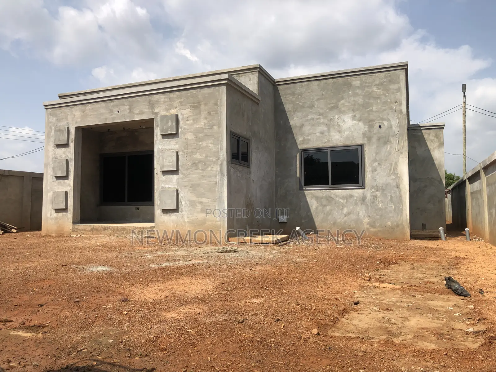 3bdrm Bungalow in Adenta,Amrahia., Accra Metropolitan for sale