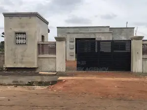 3bdrm Bungalow in Adenta,Amrahia., Accra Metropolitan for sale