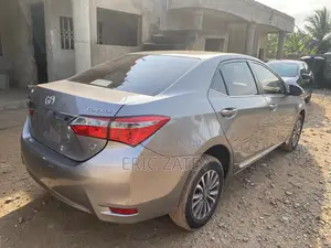 Toyota Corolla 2018 Gray