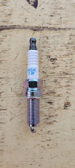NGK Ilzkr7b-11s (5787) Laser Iridium (16,14) Spark Plugs