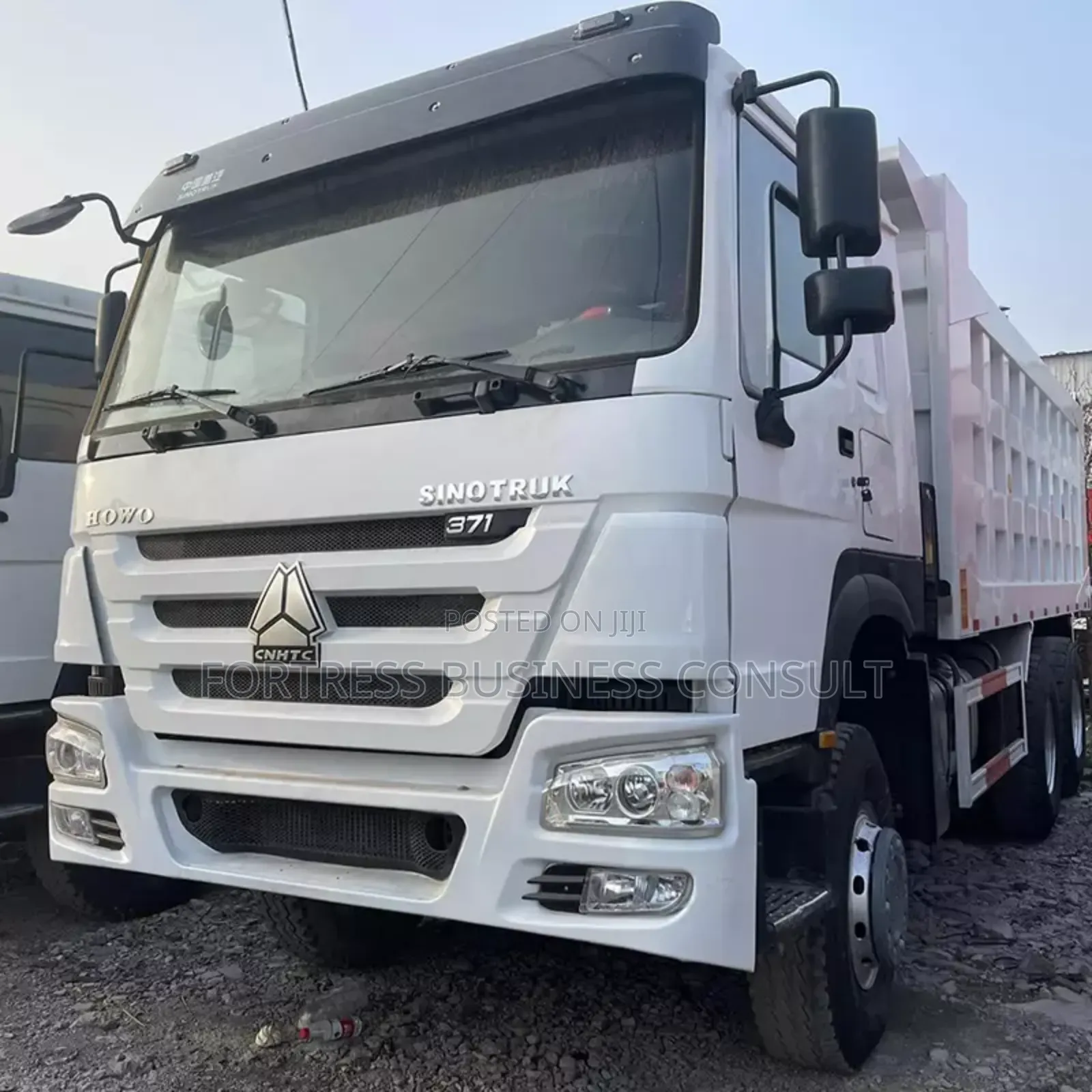 For Sale: Brand New Sinotruk Howo 6x4 Dump Truck (Tipper)