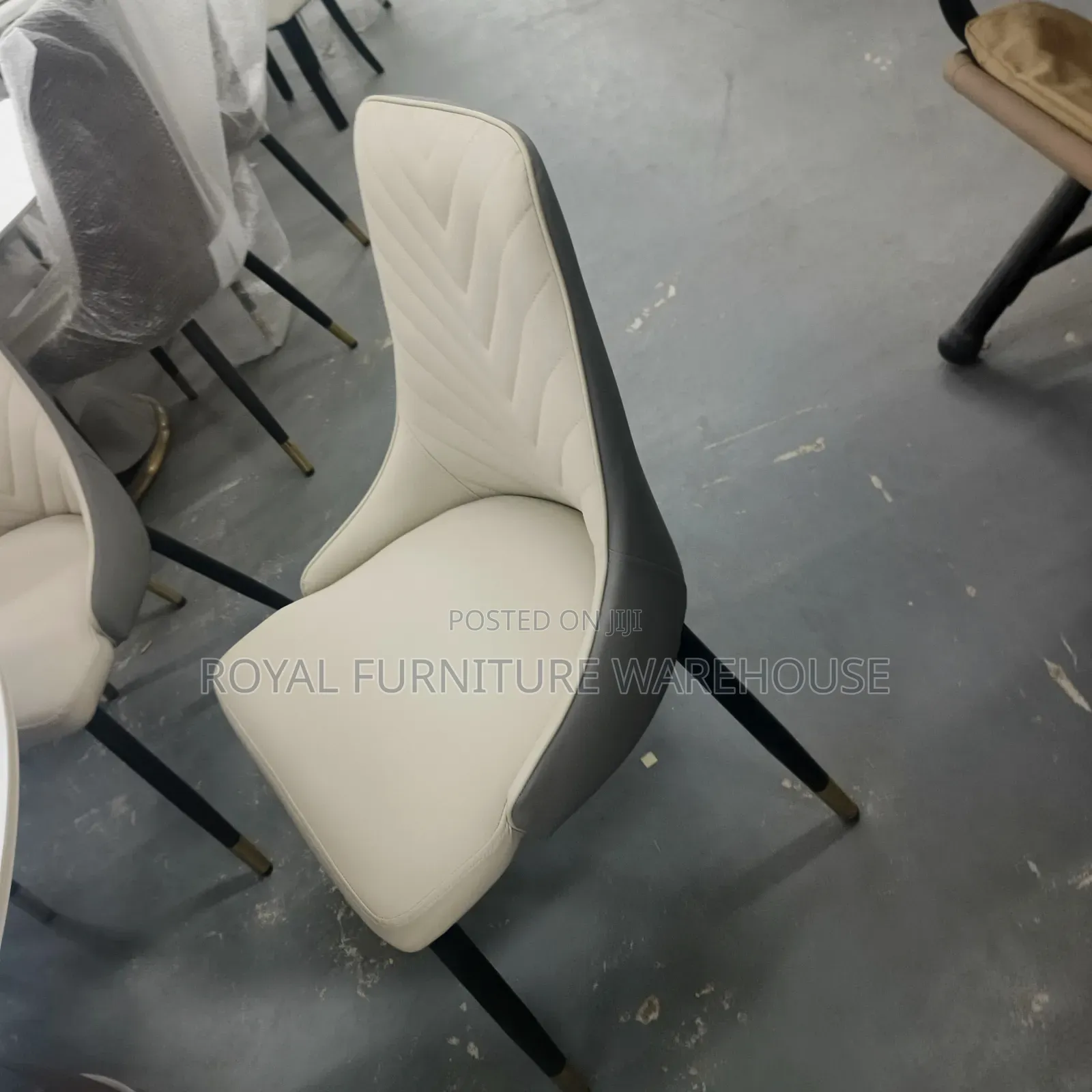 Nordic Glam Round Marble Dining Table With a Lazy Susan. (T002-F15)