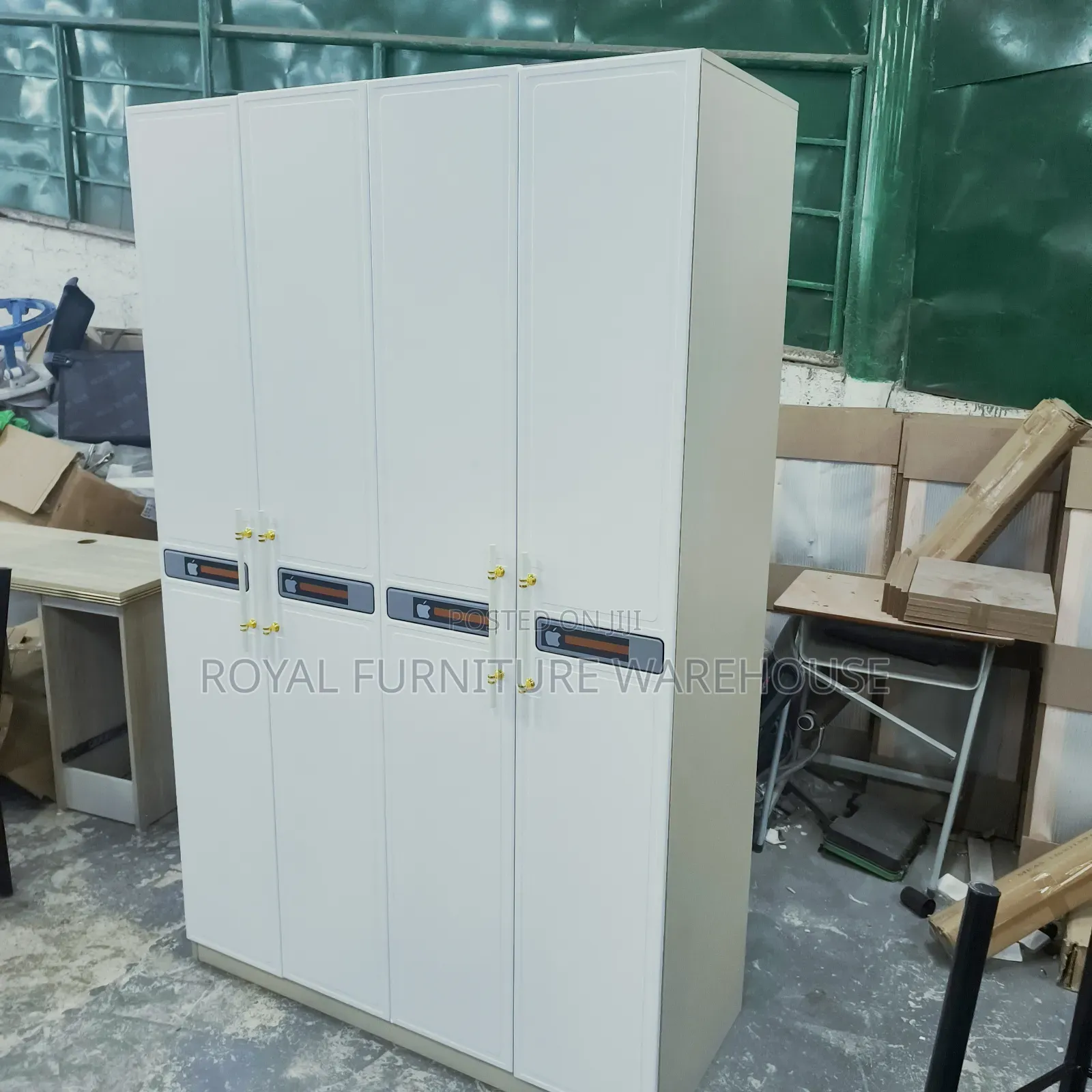 Engineering Wood Top Finish Wardrobe