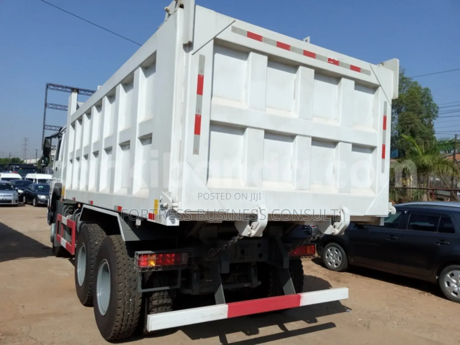 For Sale: Brand New Sinotruk Howo 6x4 Dump Truck (Tipper)
