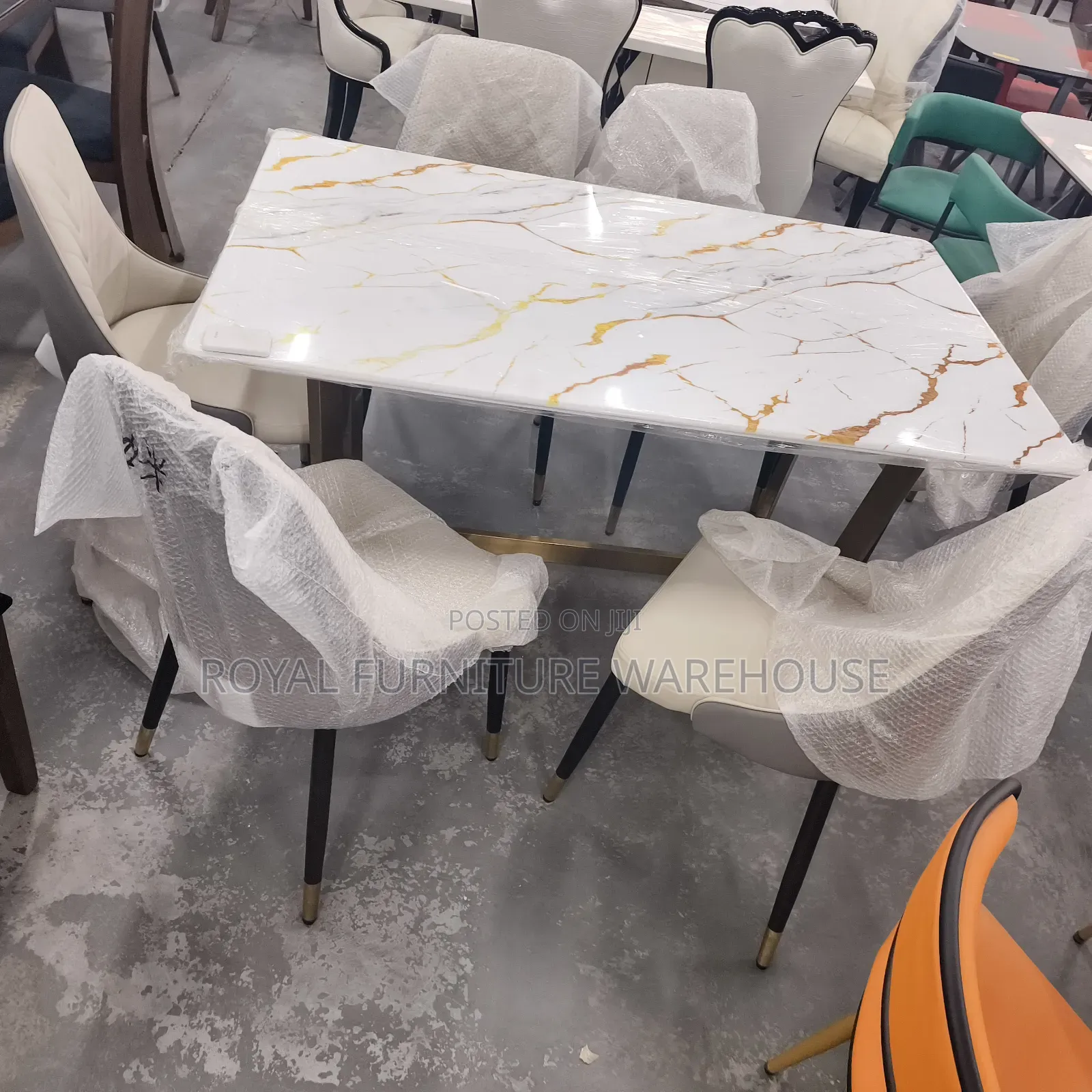 Lucien Gold 6 Seater Dining Table (
Cz-T113-F15(1+6).