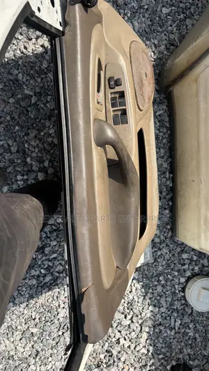 Toyota Sequoia 2002,2003,2004,2006,2007 Doors Set Available