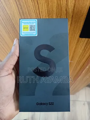 New Samsung Galaxy S22 5G 128 GB Gold