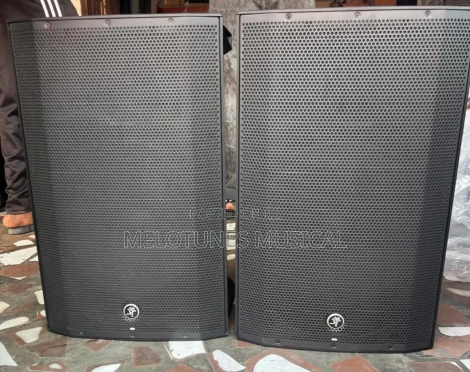 Mackie Thump15a 15" Powered Loudspeakers.
