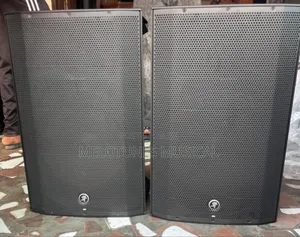 Mackie Thump15a 15" Powered Loudspeakers.