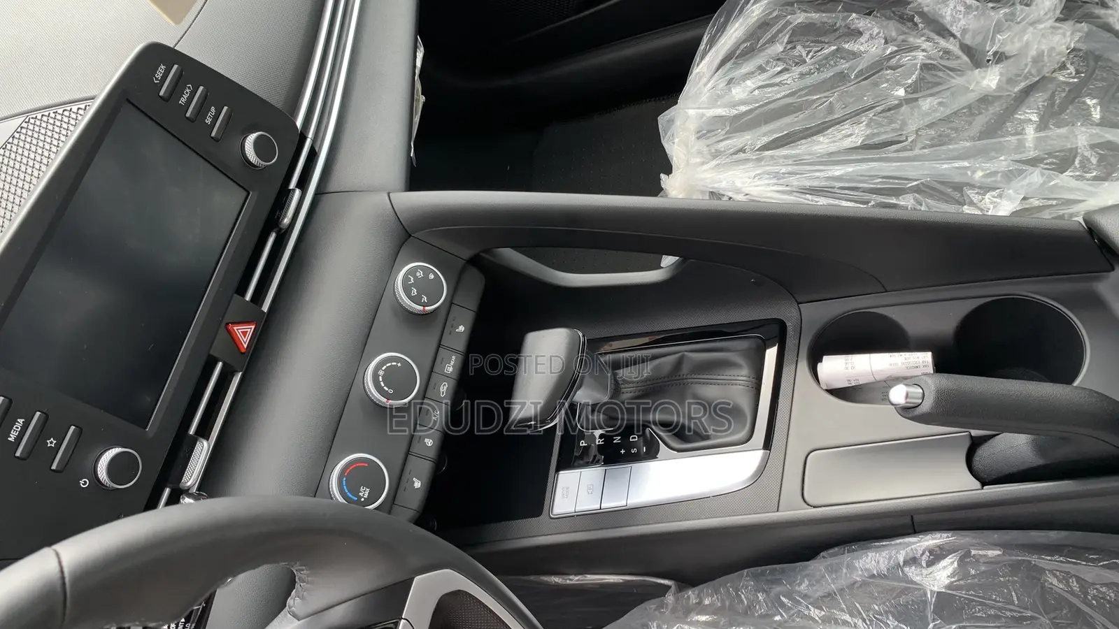 Hyundai Elantra SE IVT 2025 White