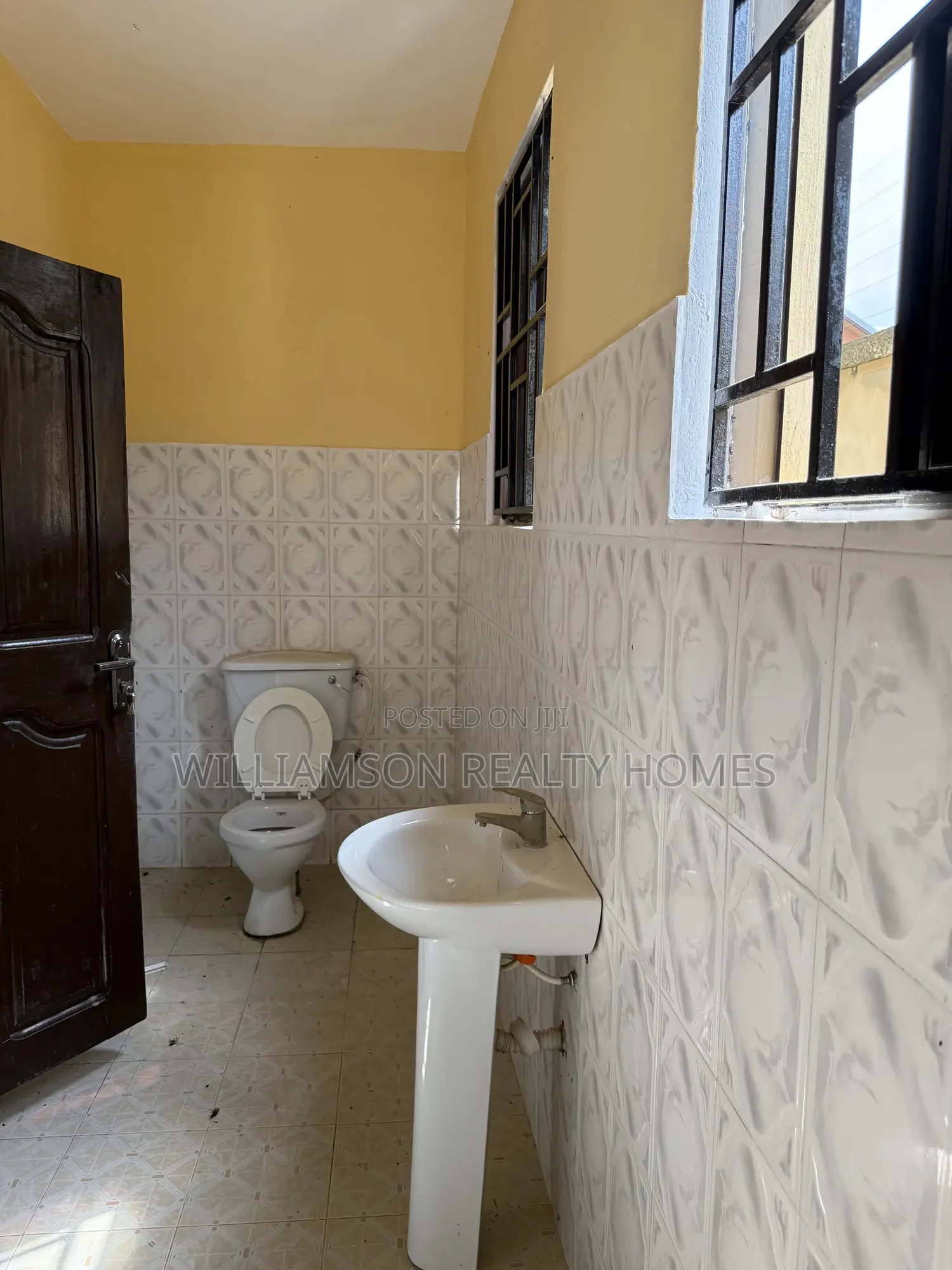 3bdrm Apartment in Hfc Estate Area, Spintex for rent