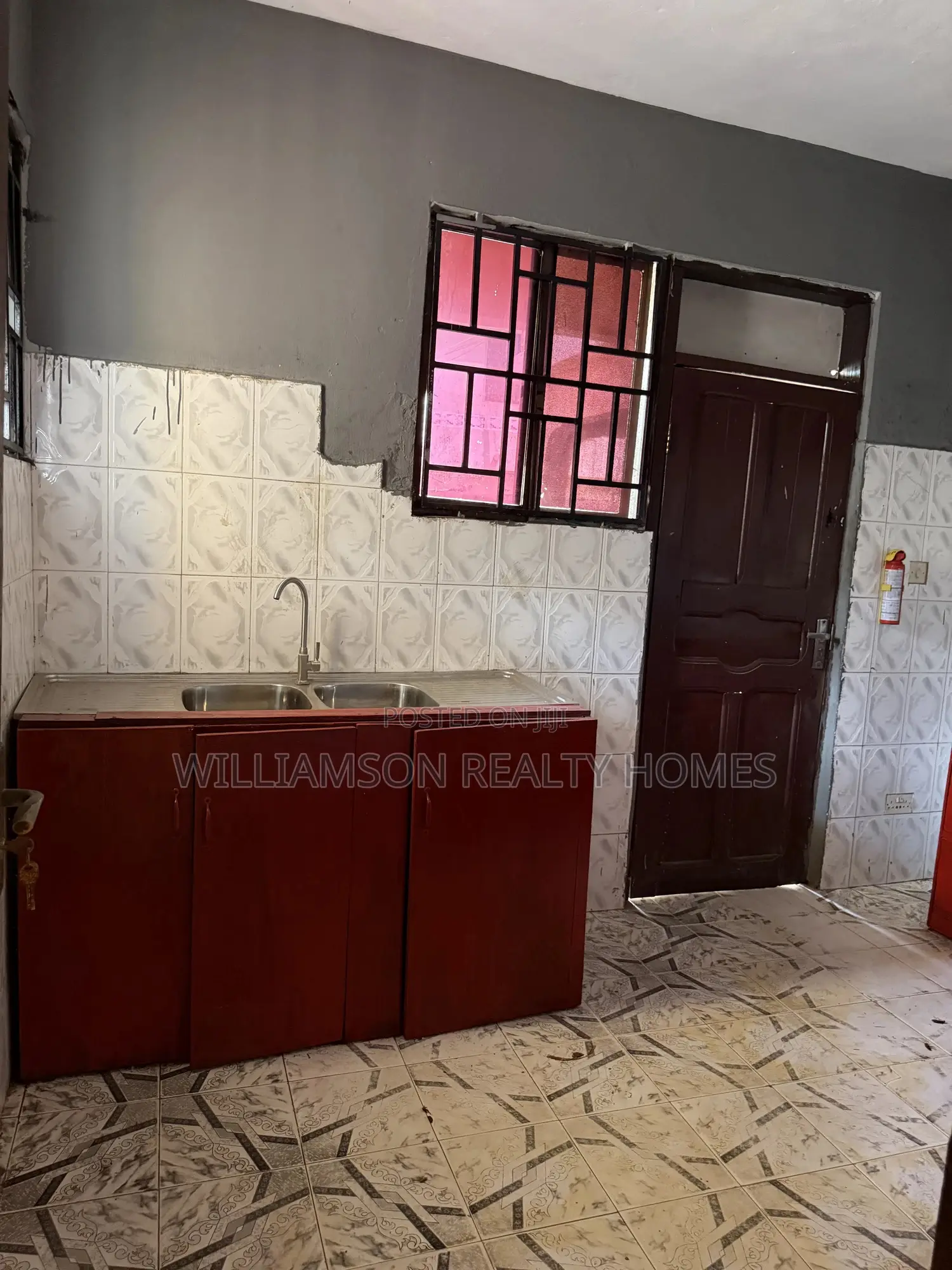 3bdrm Apartment in Hfc Estate Area, Spintex for rent