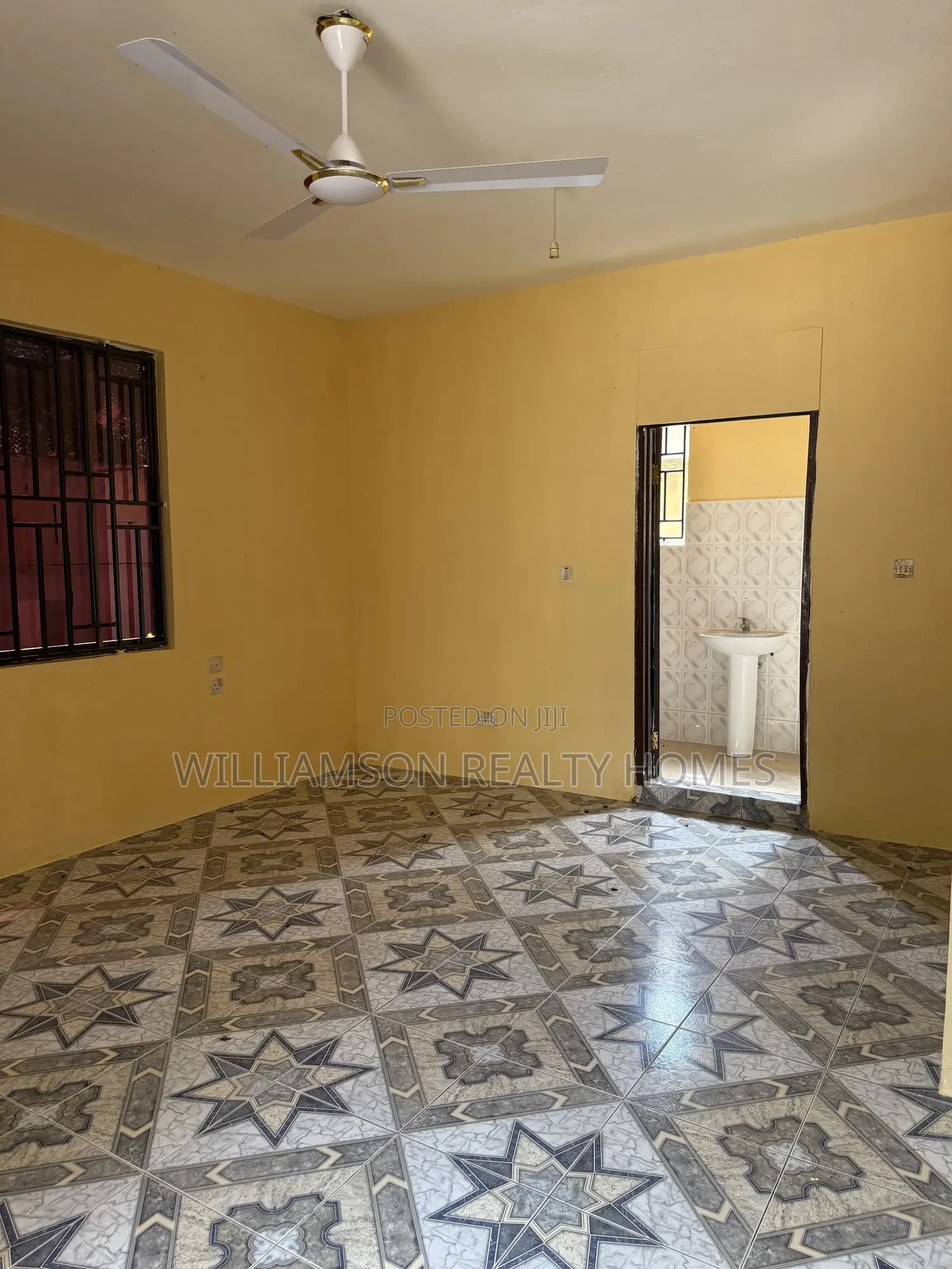 3bdrm Apartment in Hfc Estate Area, Spintex for rent