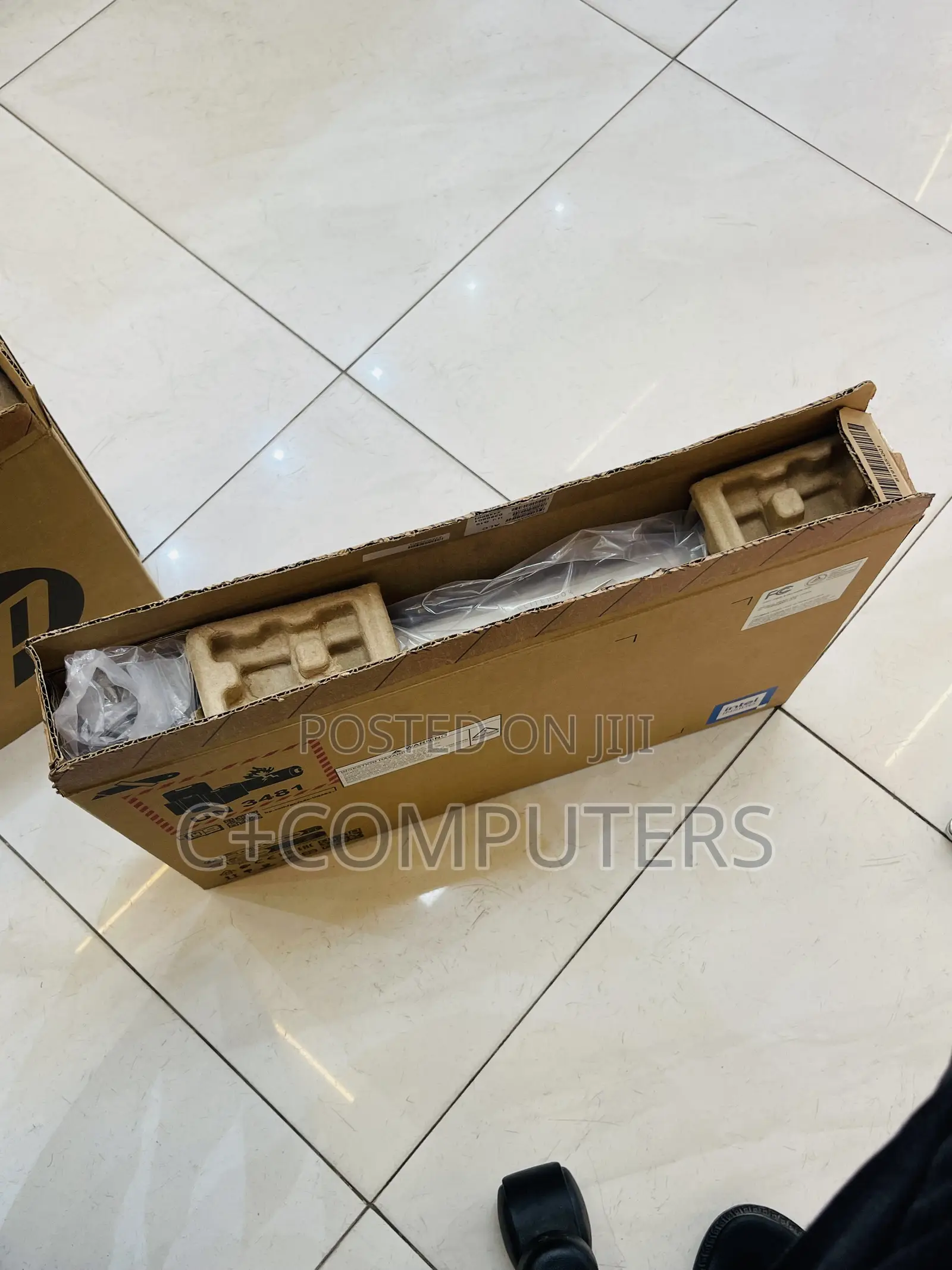 New Laptop HP EliteBook 640 G11 16GB Intel Core Ultra 5 SSD 512GB