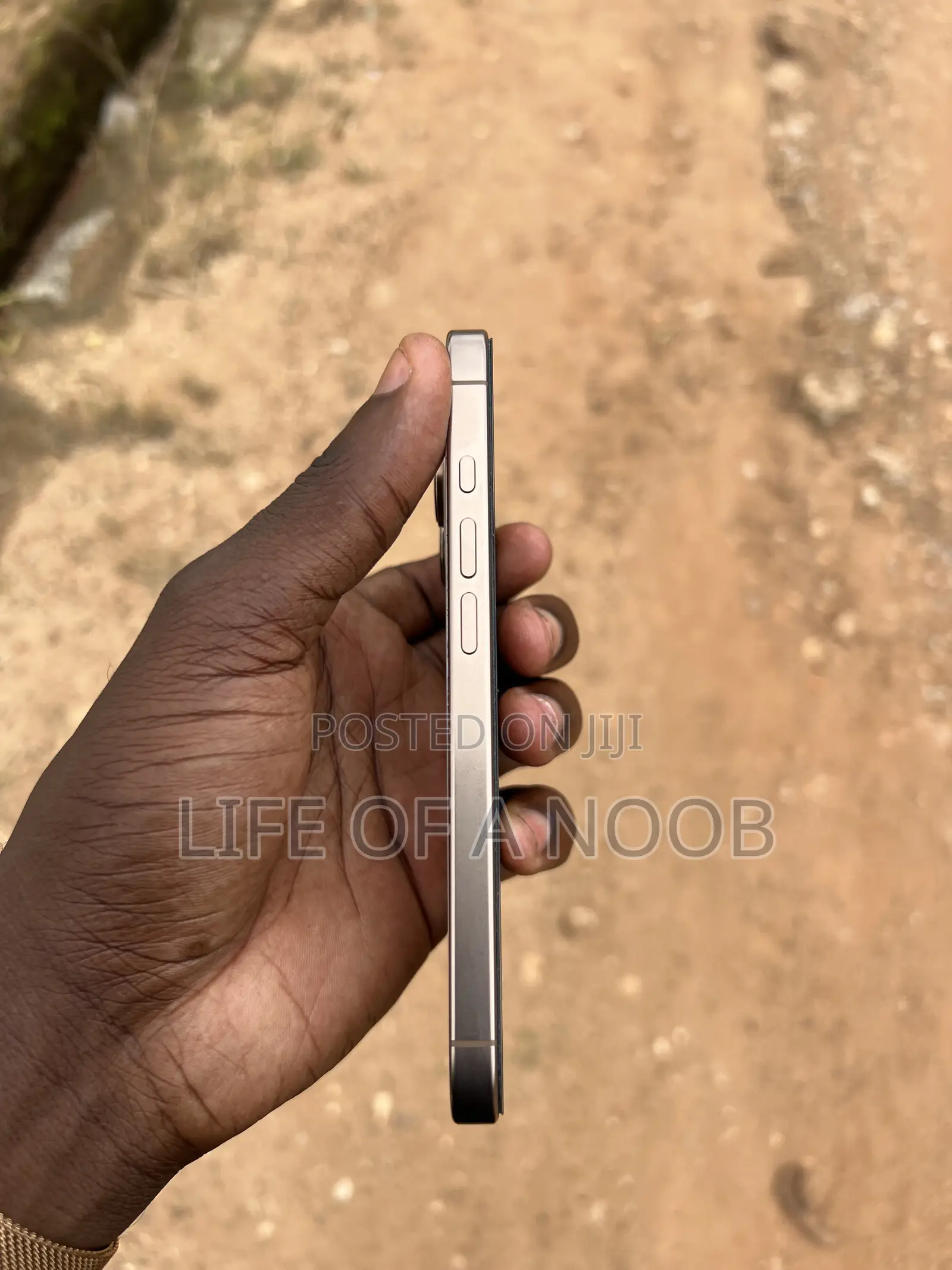 Apple iPhone 16 Pro 128 GB Gold