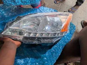 Nissan Sentra 2013 - 2015 Head Light