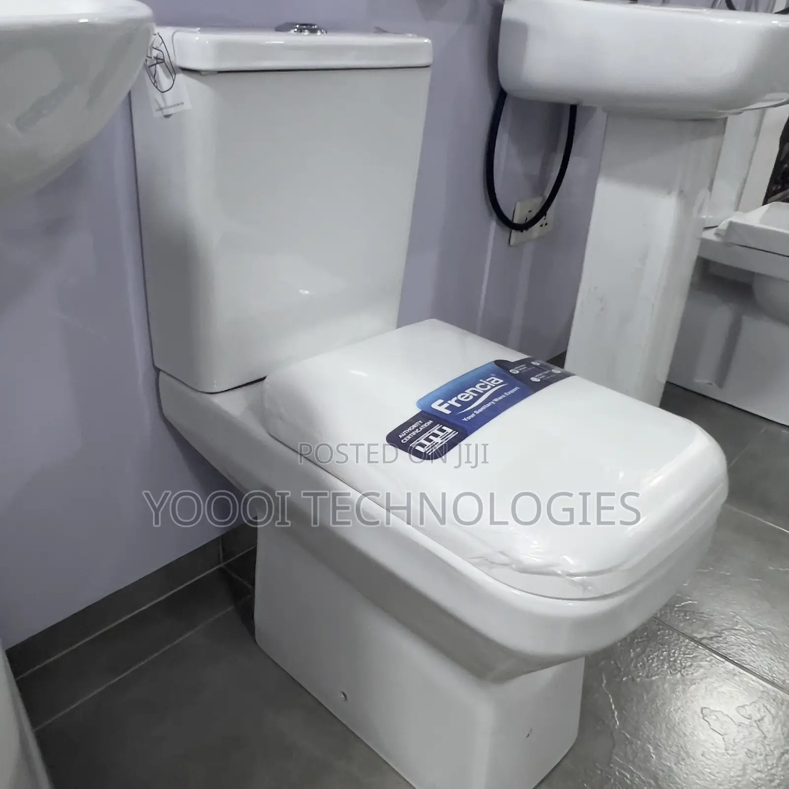 Frencia Close Coupled Durable Wc