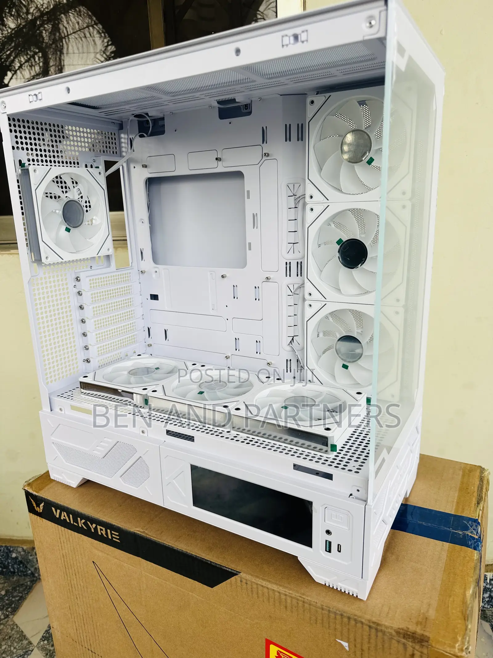 Valkyrie 6.2" Touchscreen Gaming Pc Case With 7-argb Fans