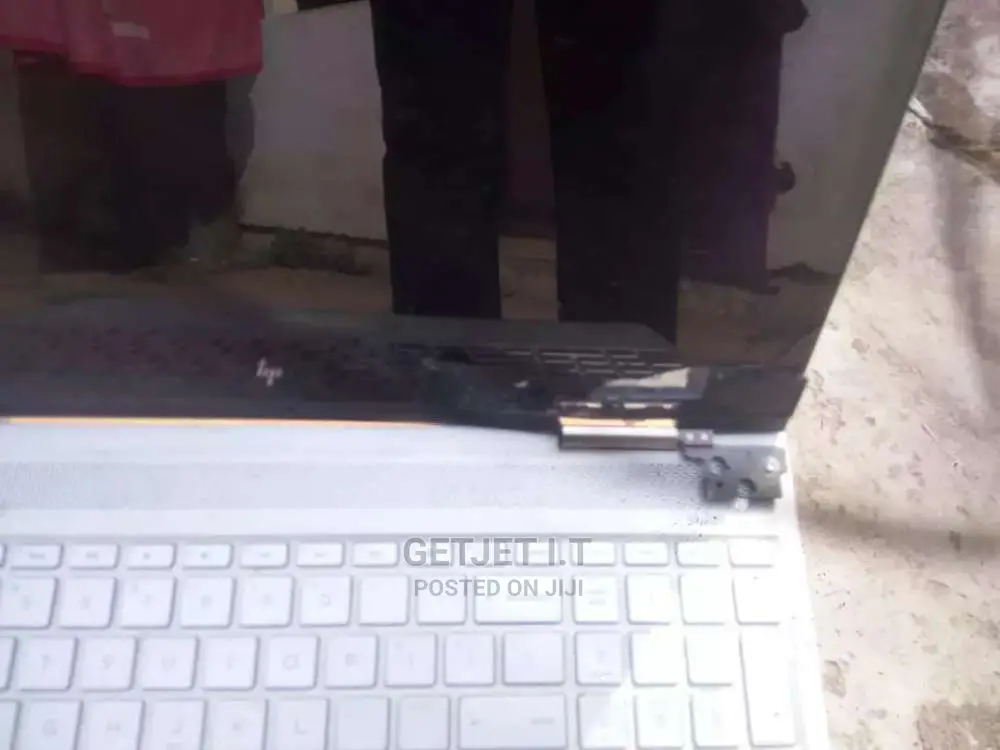 All Laptops Hinges Repair Instantly