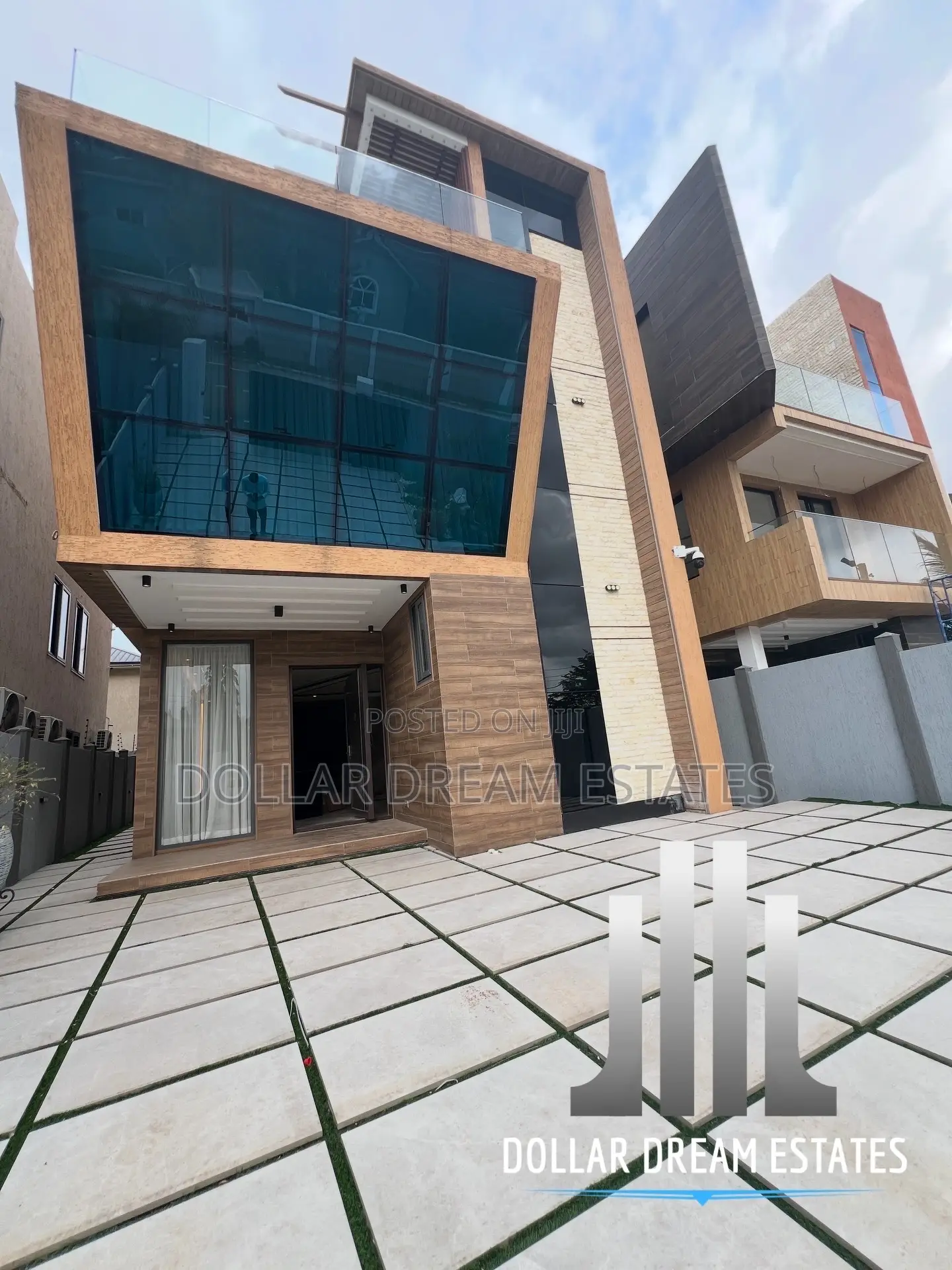 5bdrm House in East Legon for sale