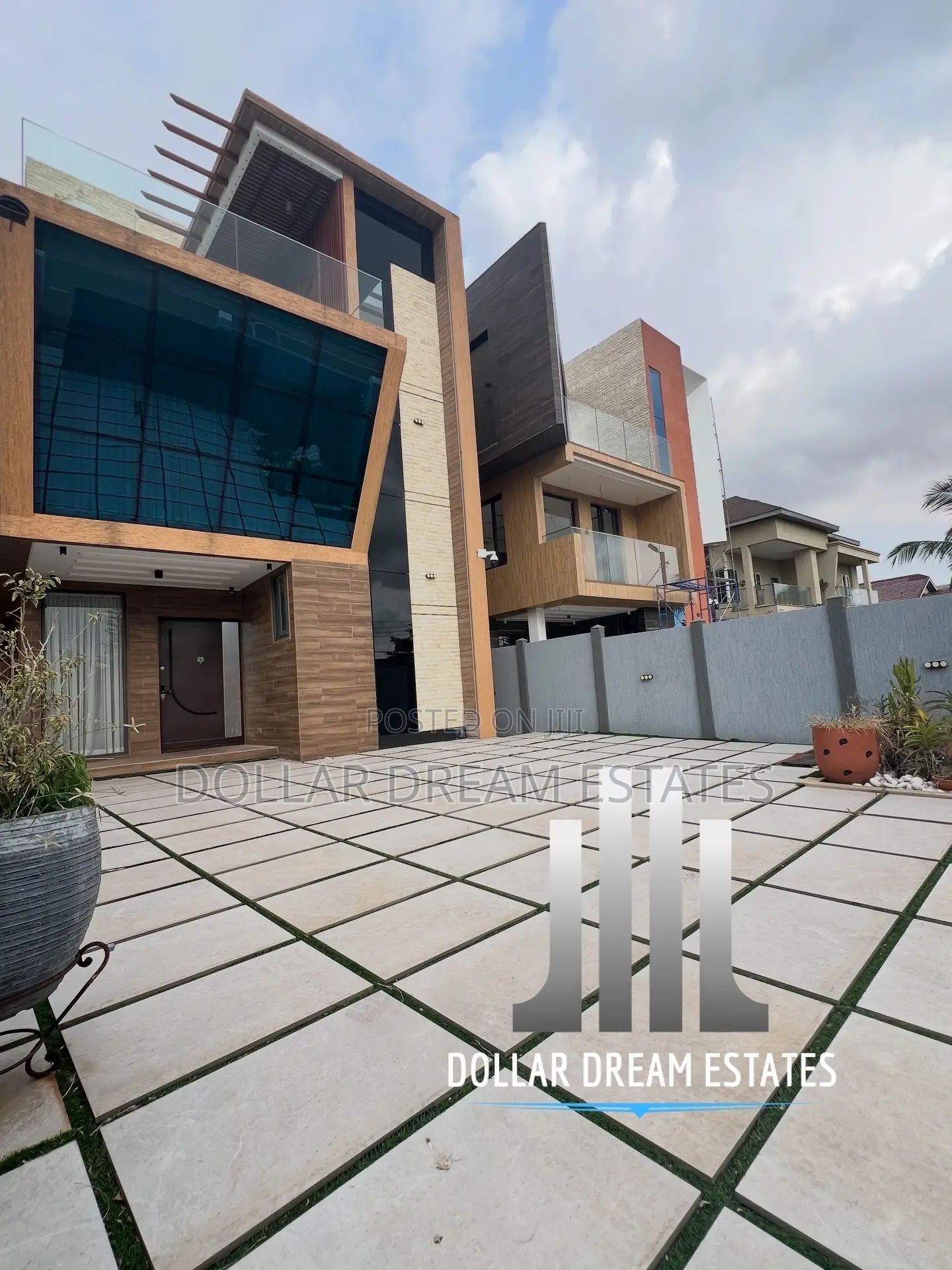 5bdrm House in East Legon for sale