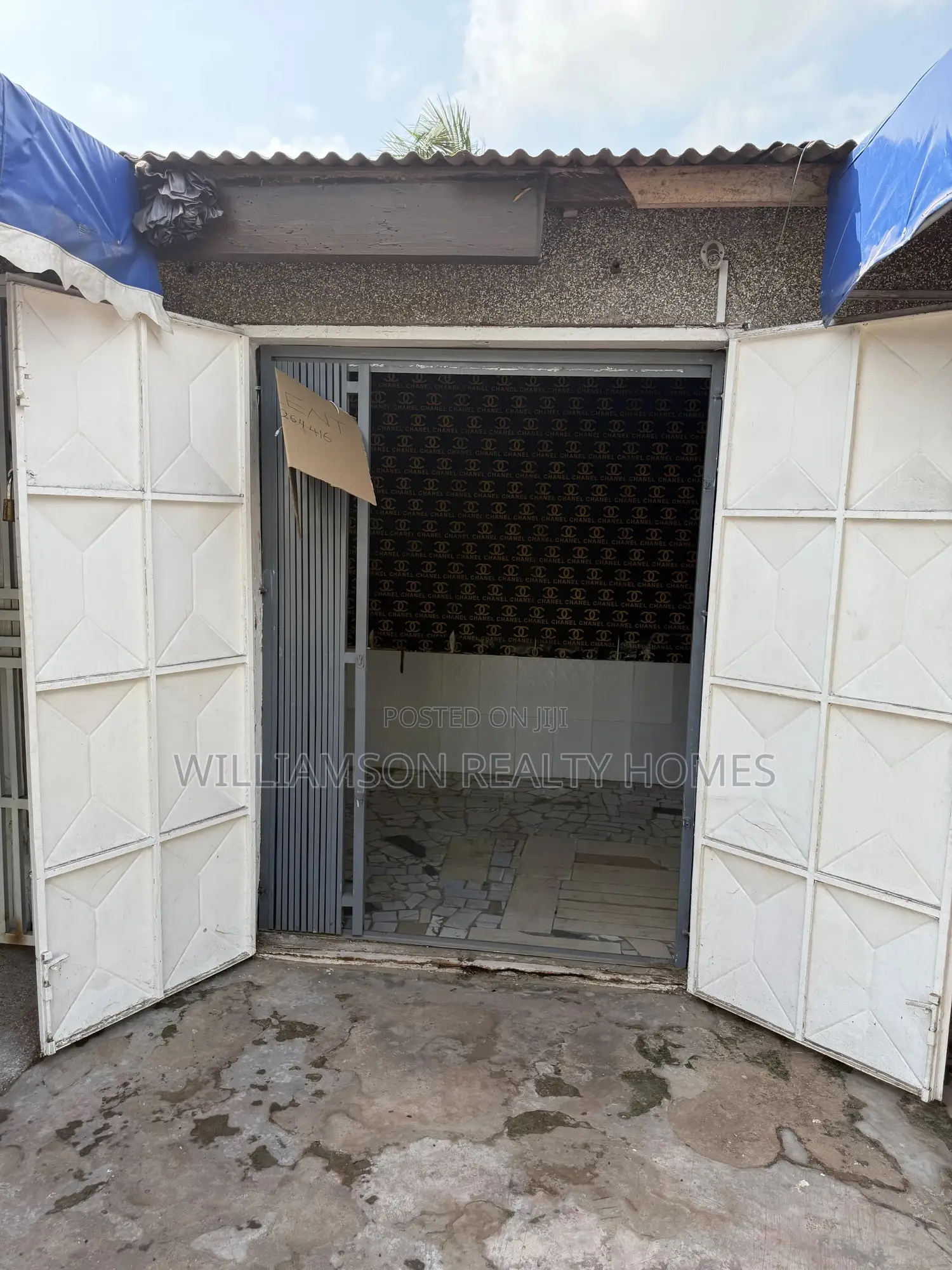 Road Side Busy Shop/Store/Office Space/Warehouse/Showroom @Spintex