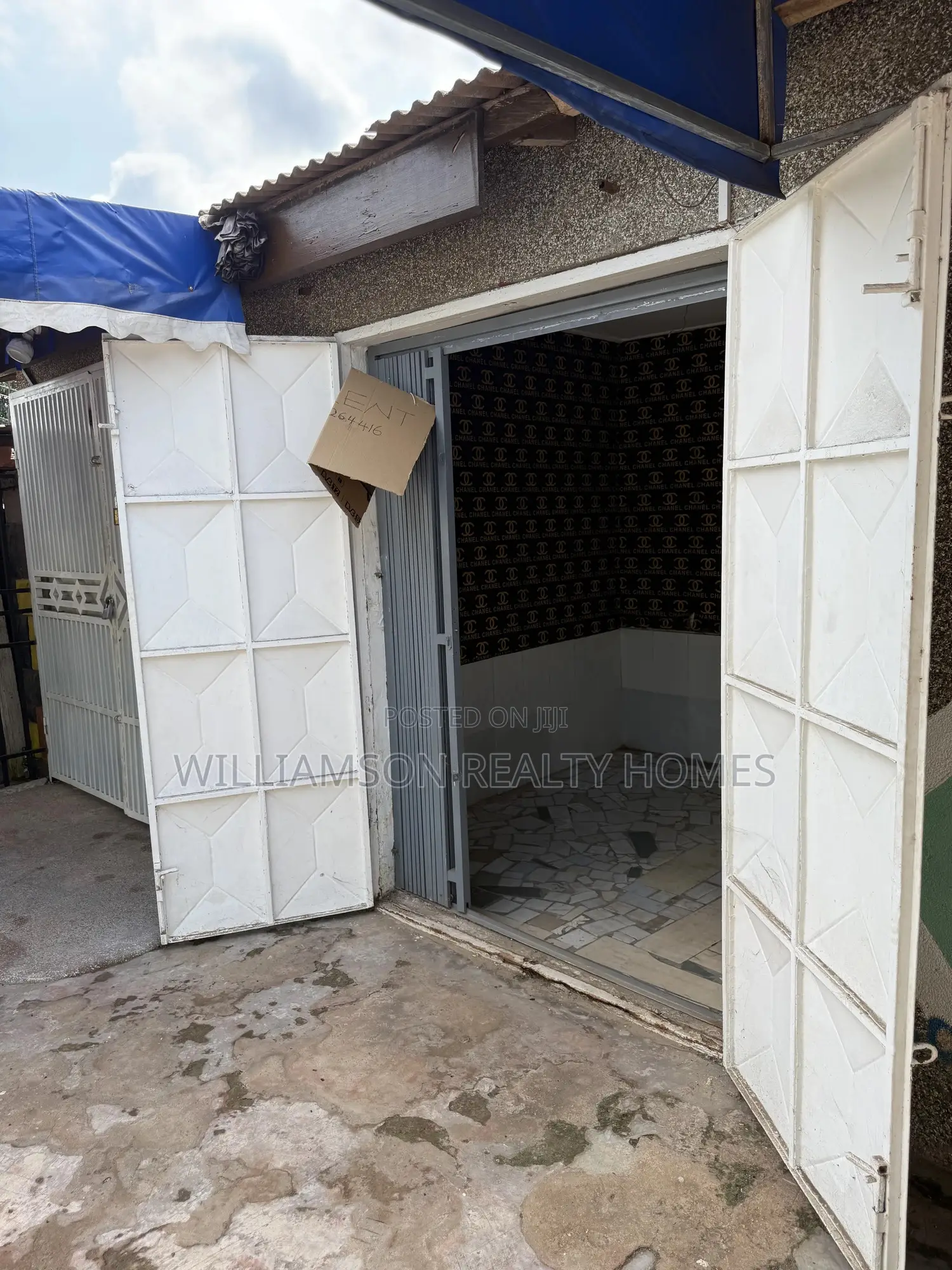 Road Side Busy Shop/Store/Office Space/Warehouse/Showroom @Spintex