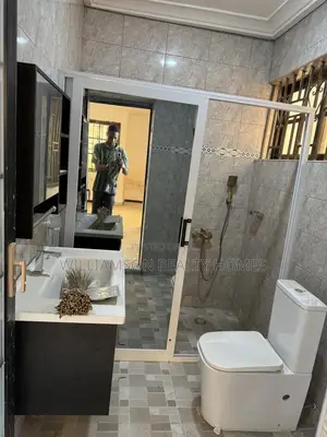 6bdrm House in Hfc Estate Area, Spintex for rent
