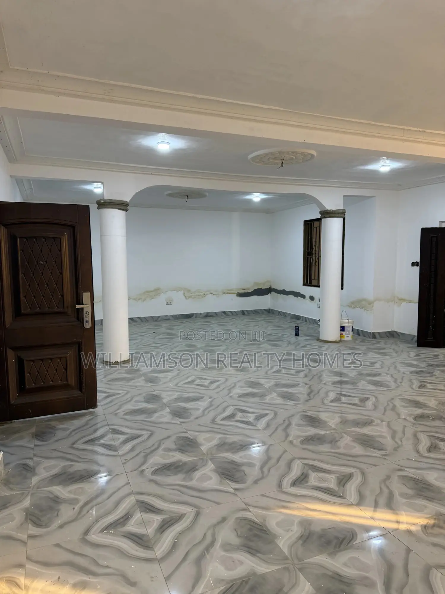 6bdrm House in Hfc Estate Area, Spintex for rent