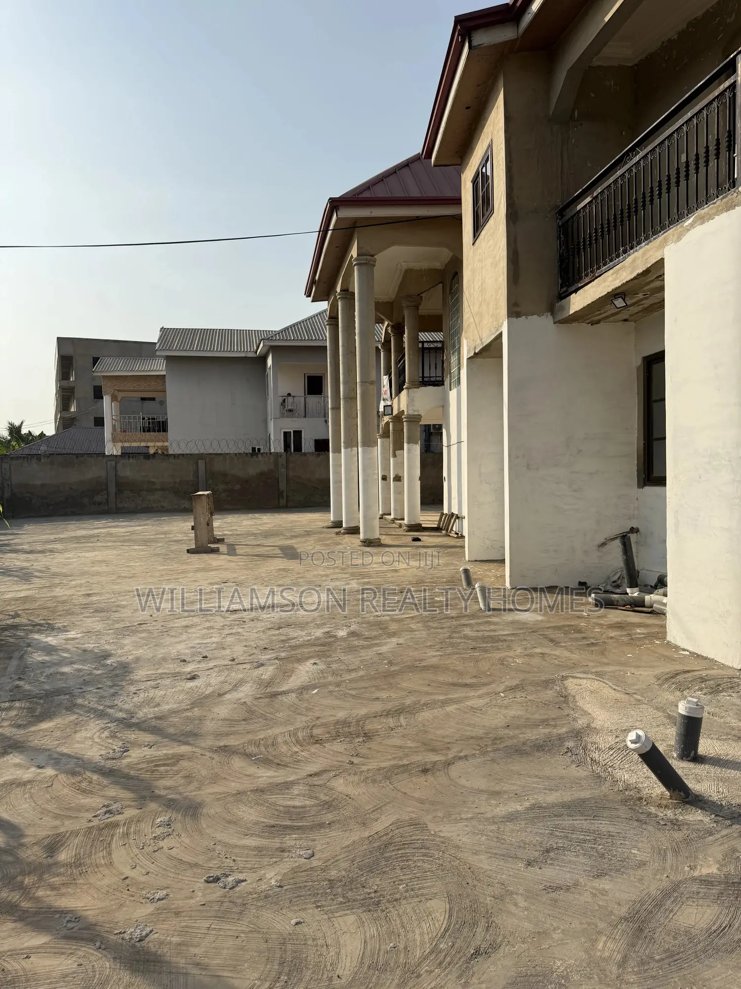6bdrm House in Hfc Estate Area, Spintex for rent