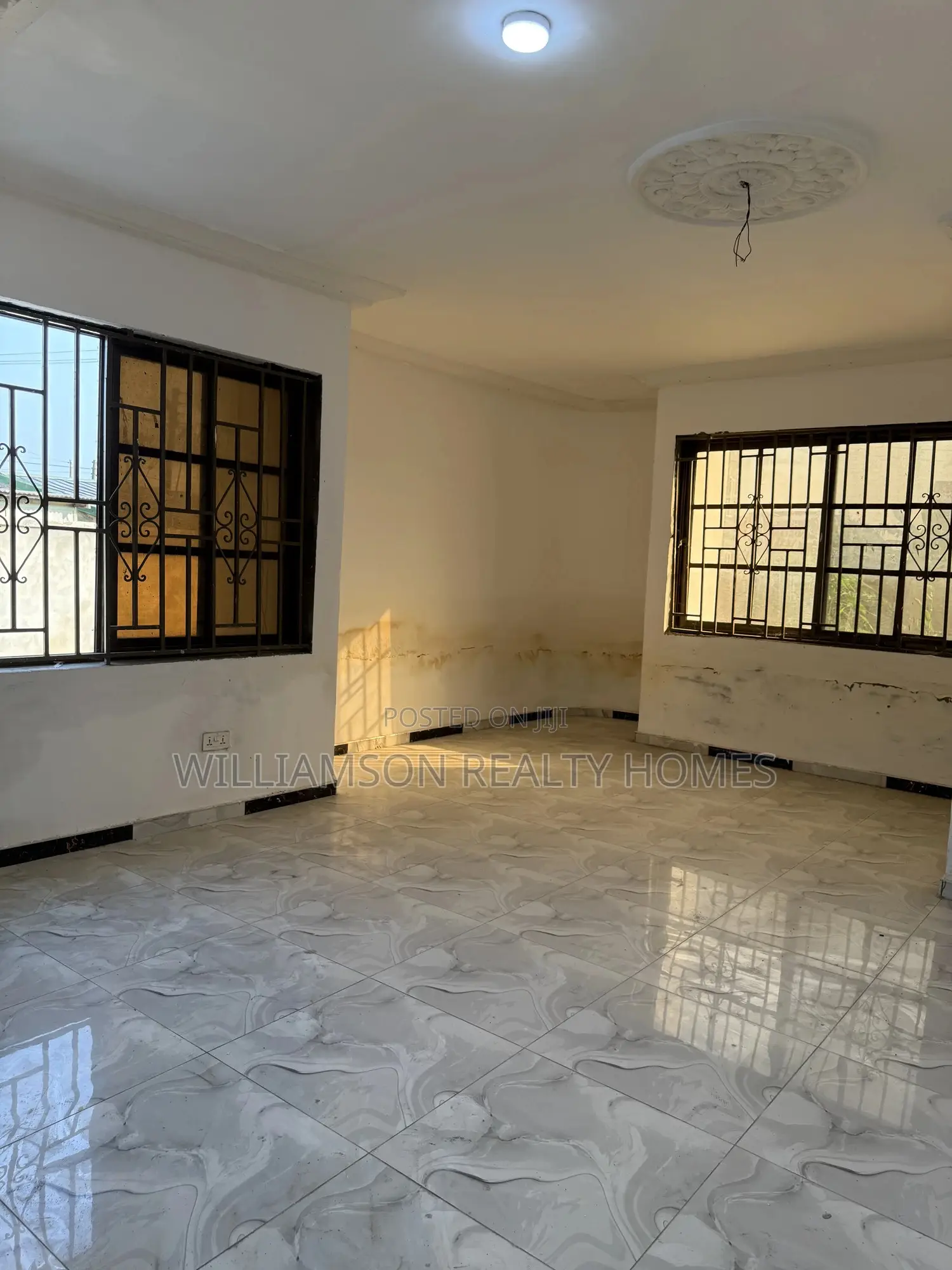 6bdrm House in Hfc Estate Area, Spintex for rent