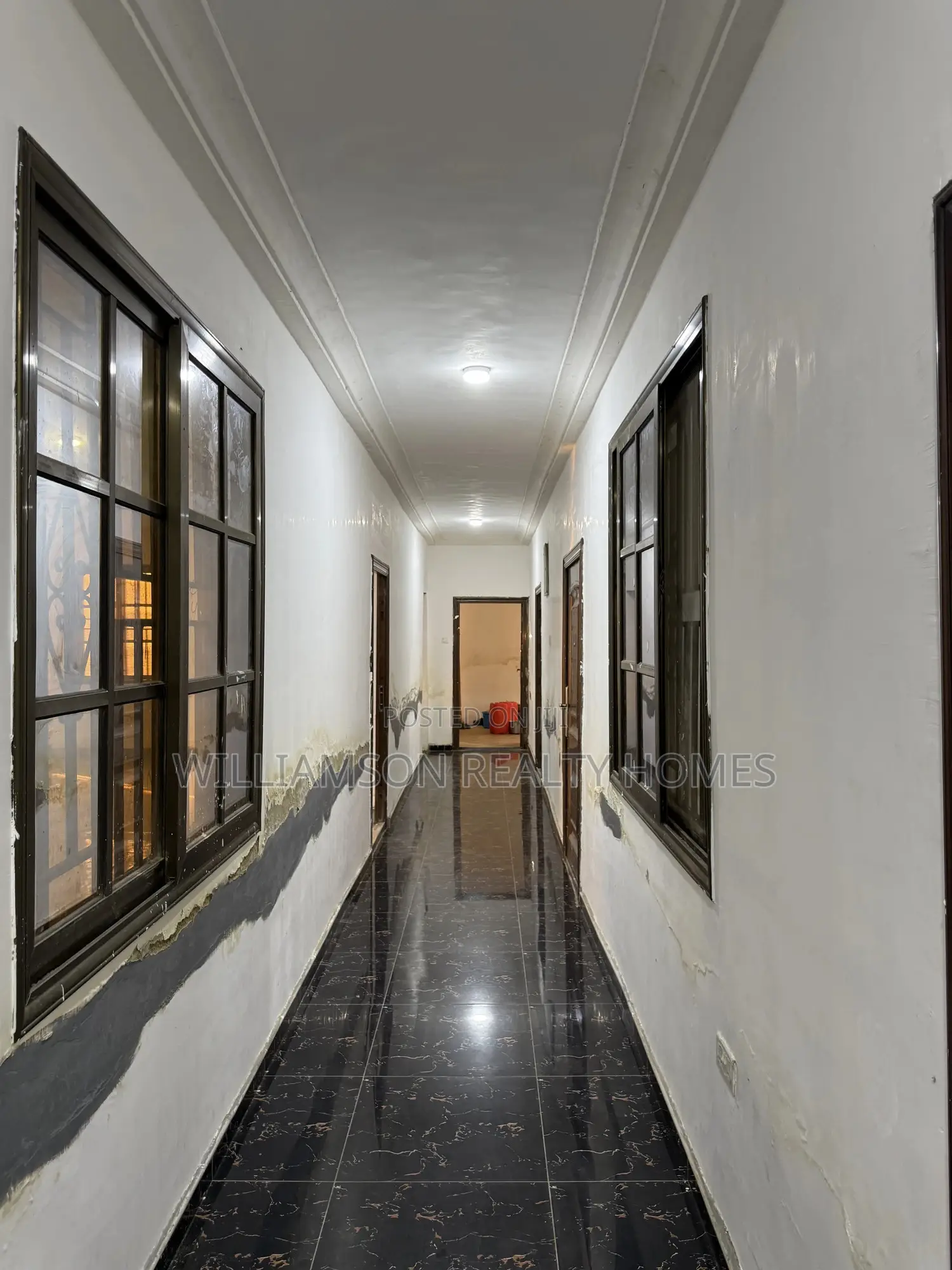 6bdrm House in Hfc Estate Area, Spintex for rent