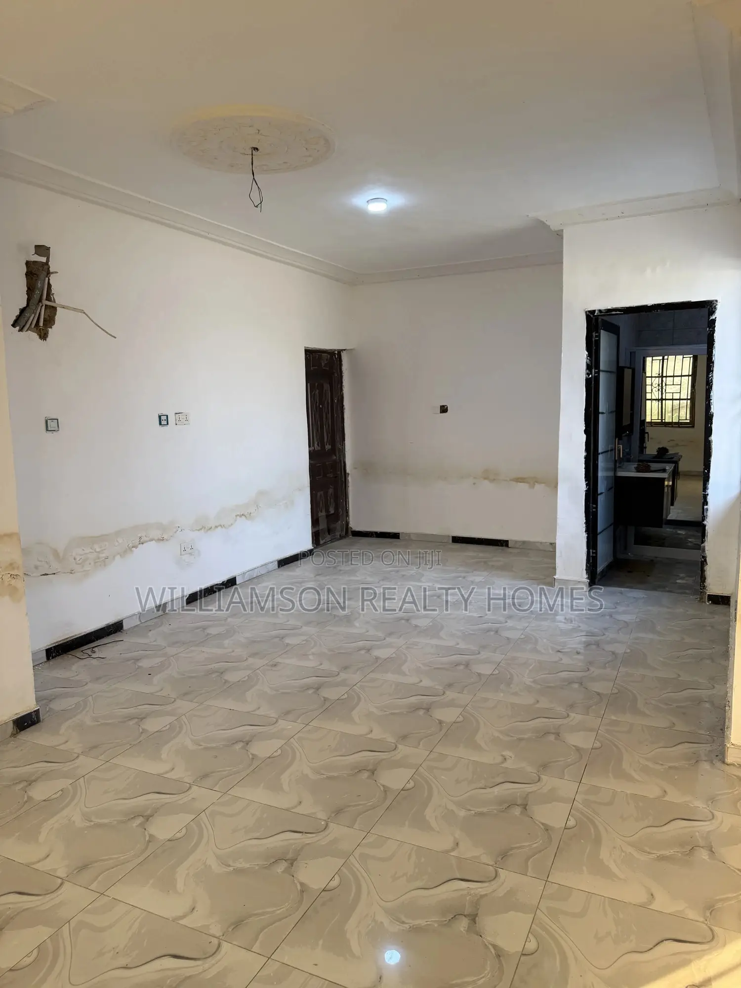 6bdrm House in Hfc Estate Area, Spintex for rent