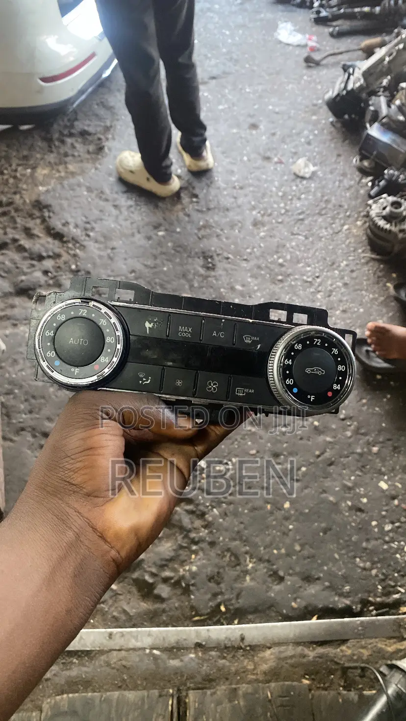 W204 C250 Ac Switch