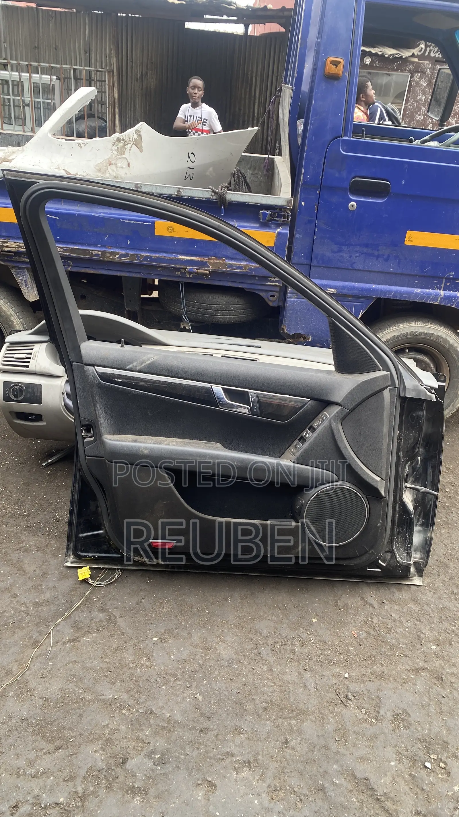 Mercedes Benz C250 2013-2014 C300 2010-2014 W204 Door