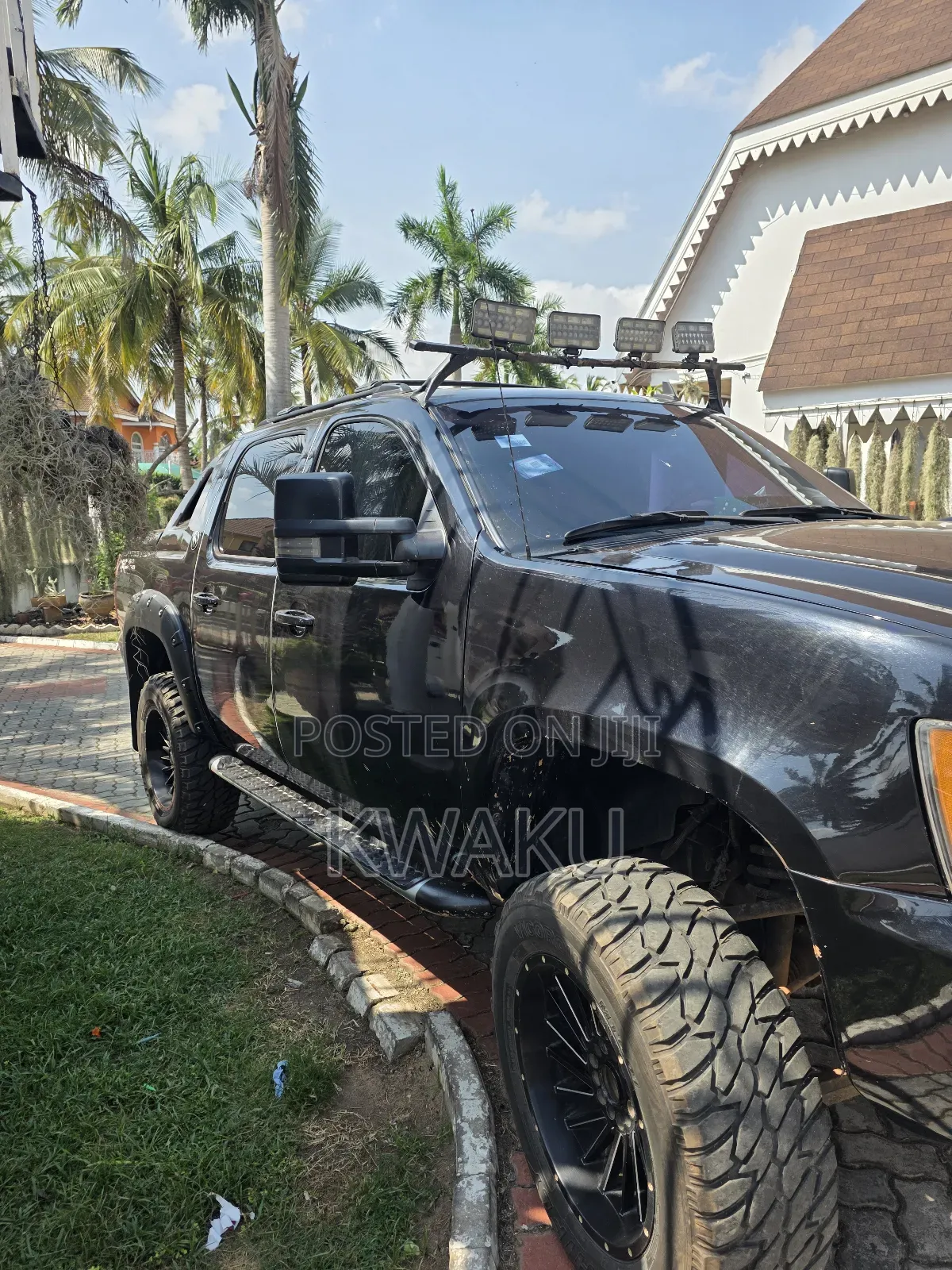 Chevrolet Avalanche 2013 Black