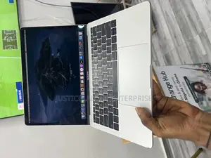 Laptop Apple MacBook Pro 8GB Intel Core I5 SSD 256GB