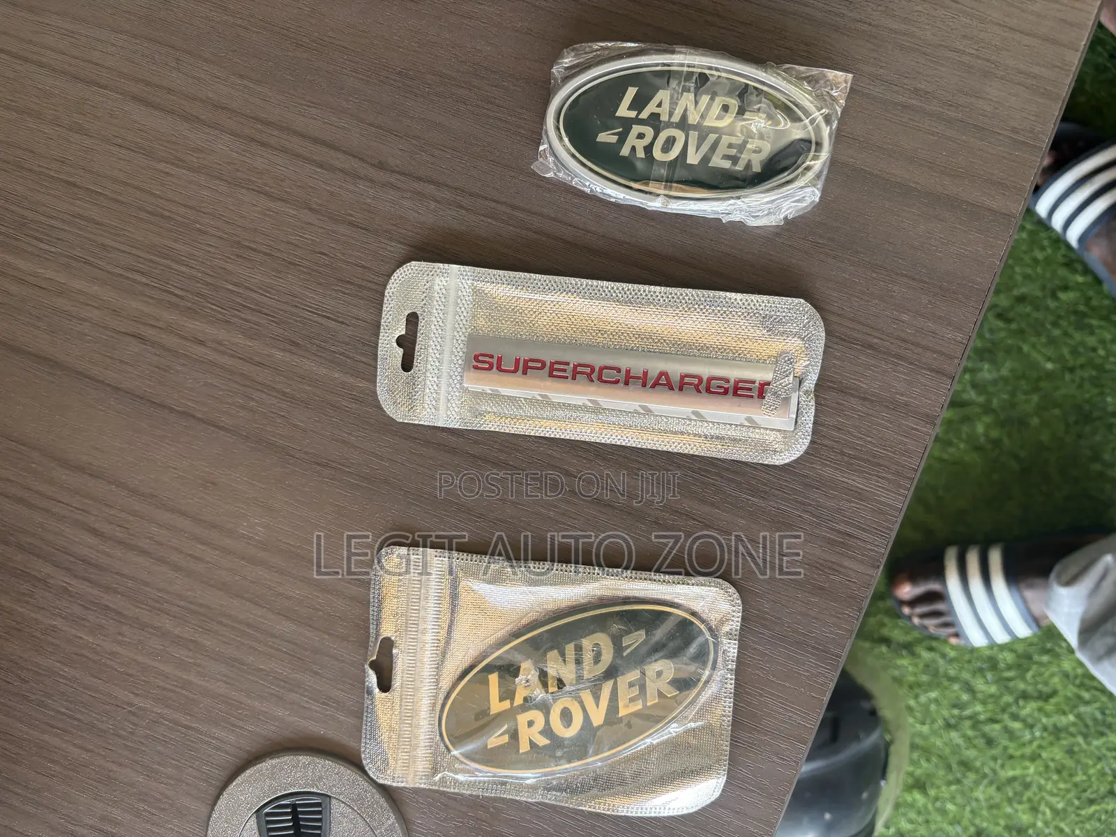 Range Rover Super Charged Logo and Discovery Logo