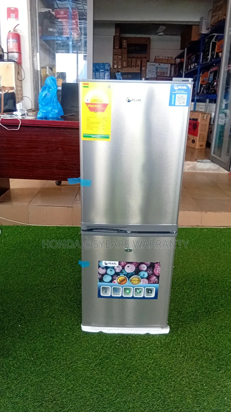 125l Refrigerator Ideal for Small Families 
